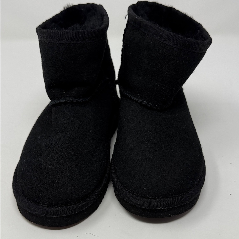 Cozy Black Suede Boots size 27/28 Kids